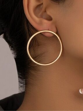 Gold Classic Hoop Earrings — Minimalist Everyday Style